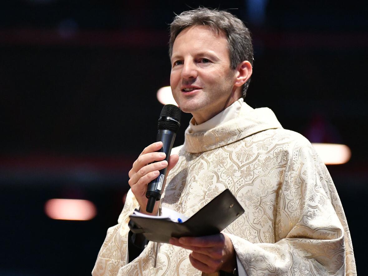 Der neue Rektor der Gebetsstätte Wigratzbad, Pater Florian Maria Kerschbaumer OJSS von der Gemeinschaft "Familie Mariens" (Fotos: Julian Schmidt / pba)
