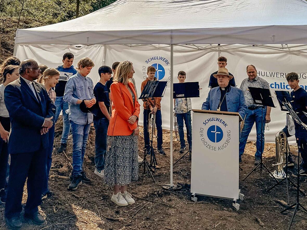 mehr-als-3-000-bildungsbaeume-gepflanzt4678858