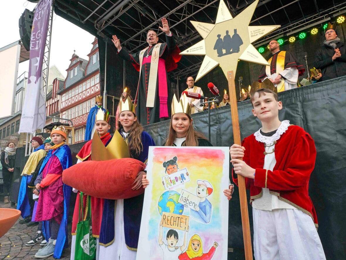 sternsinger-staffelstern-unterwegs-im-bistum4438014