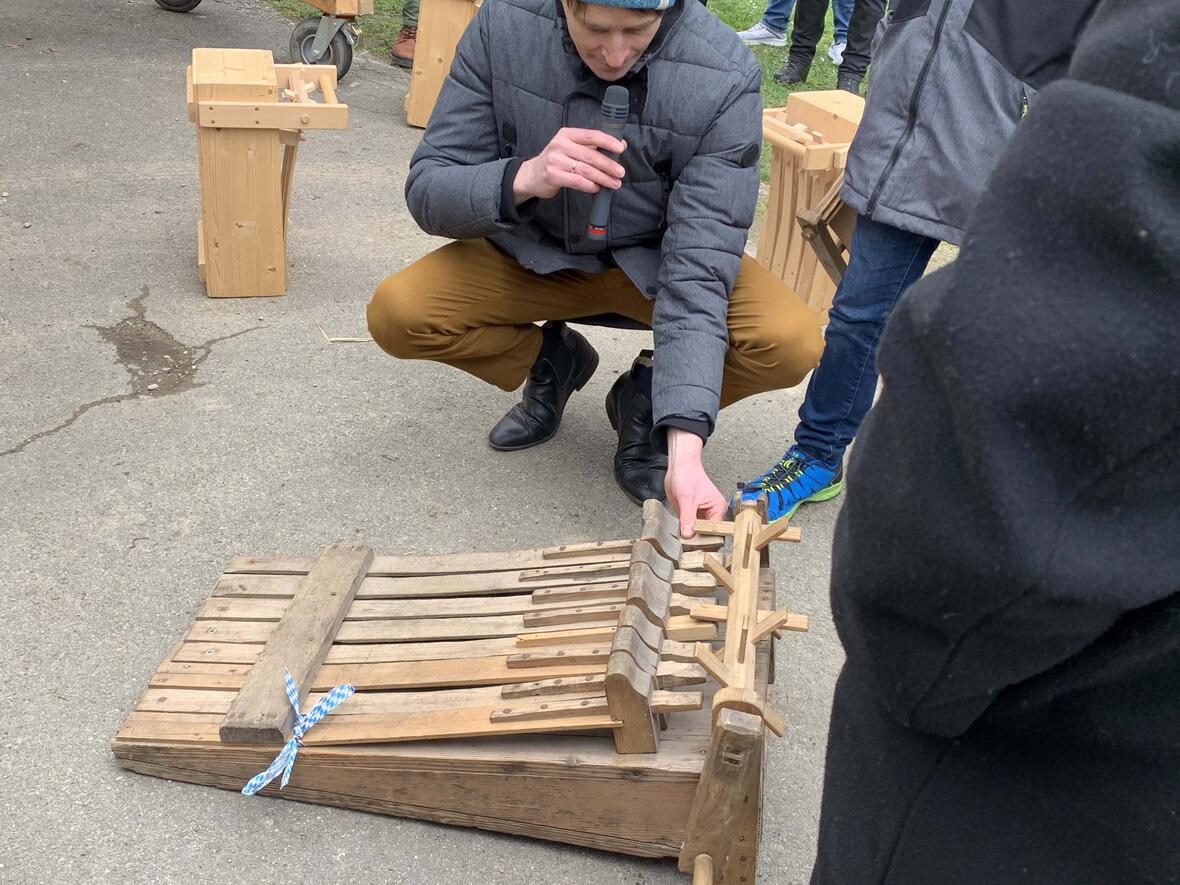 Diese alte Ratsche aus der Pfarrei Karlshuld wurde eigens mitgebracht. 