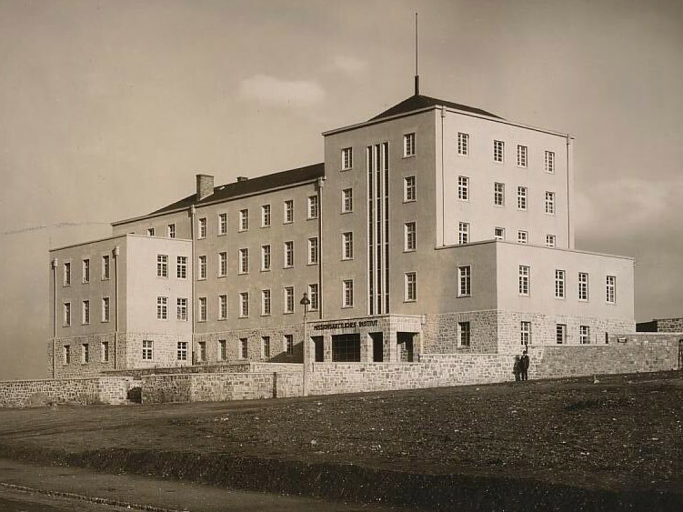 100 Jahre medmissio_Das Institutsgebäude in Würzburg wurde 1930 eingeweiht (Archivfoto medmissio)