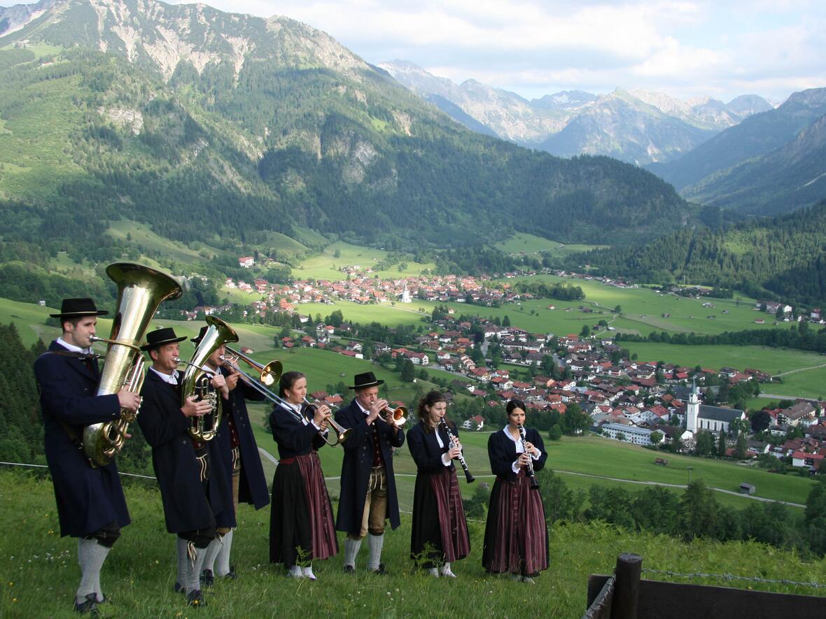 In den Monaten Mai bis Oktober gibt es im Bistum Augsburg wieder zahlreiche Bergmessen, ökumenische Gottesdienste und spirituelle Angebote im Freien. (Foto: Alexandra Haug)