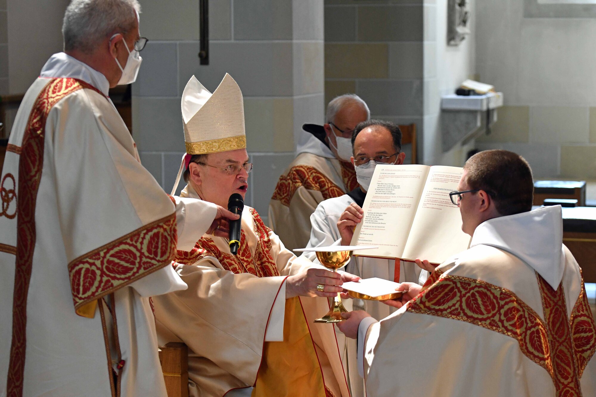 12 Priesterweihe von Michael Bäumler OSB in St. Ottilien (Foto Nicolas Schnall_pba)
