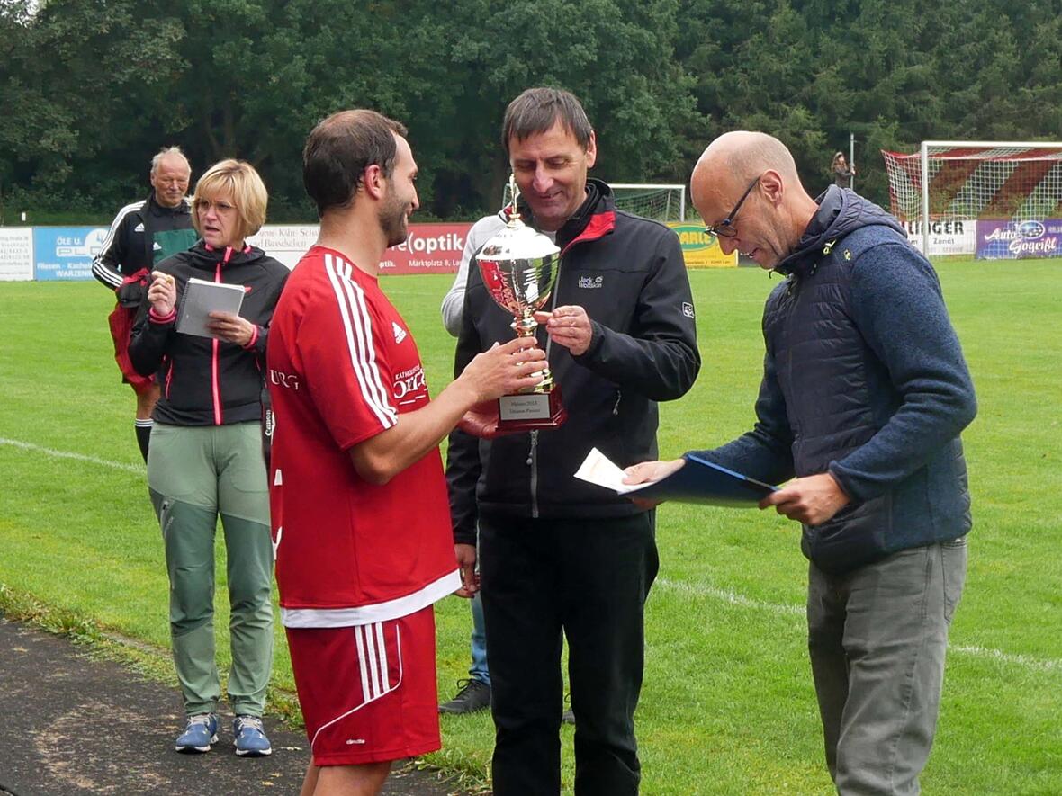 Bayerische Klerusmeisterschaften in Lam: Bistum Augsburg holt siebten Titel und ist Rekordsieger