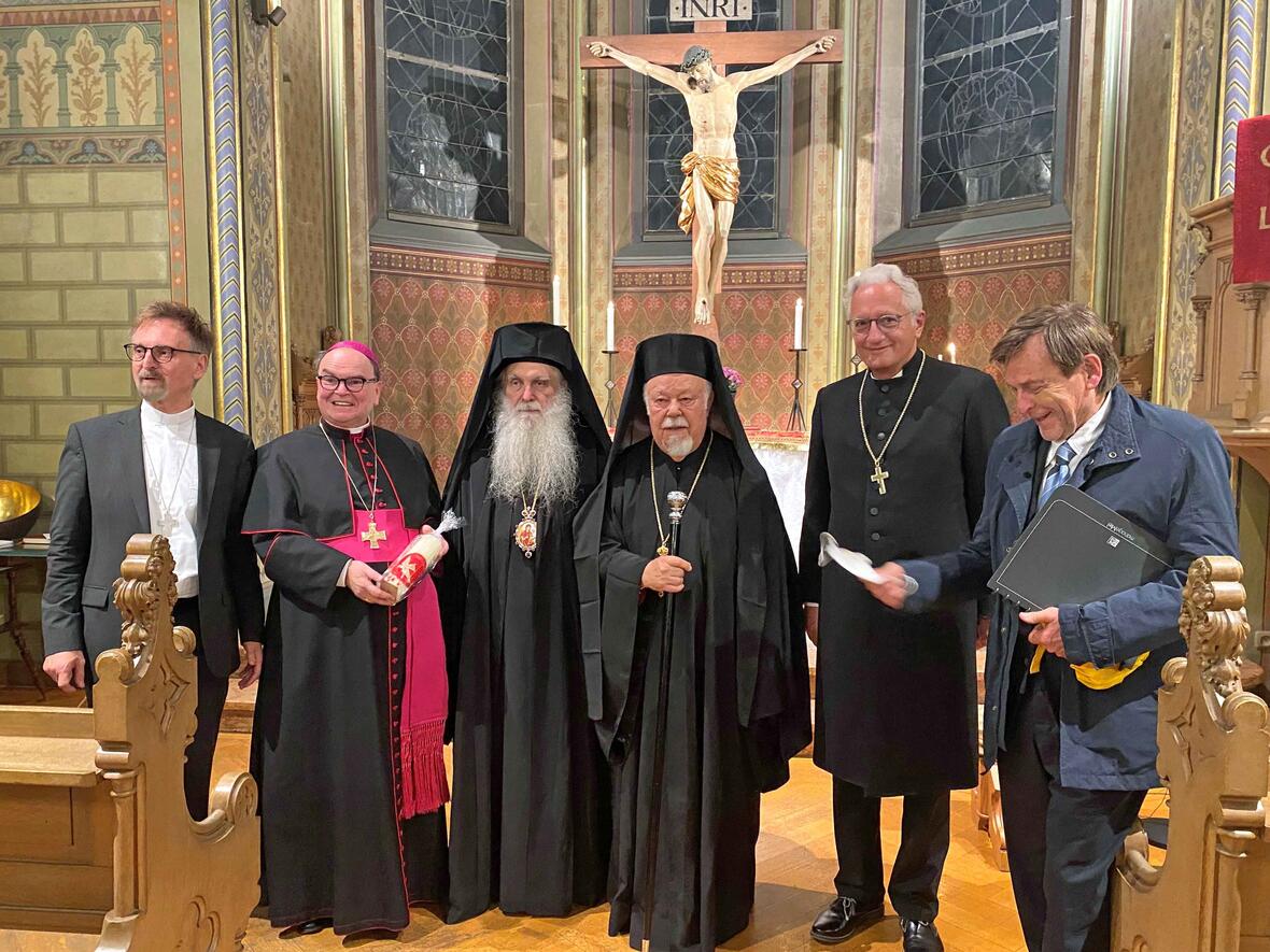 (v.l) Der Rektor der evangelischen Diakonissenanstalt Augsburg Dr. Jens Colditz, Bischof Dr. Bertram Meier, Metropolit Nektarios, Metropolit Augoustinos, Regionalbischof Axel Piper und 3. Bürgermeister Bernd Kränzle (Foto: Apostolos Malamoussis).