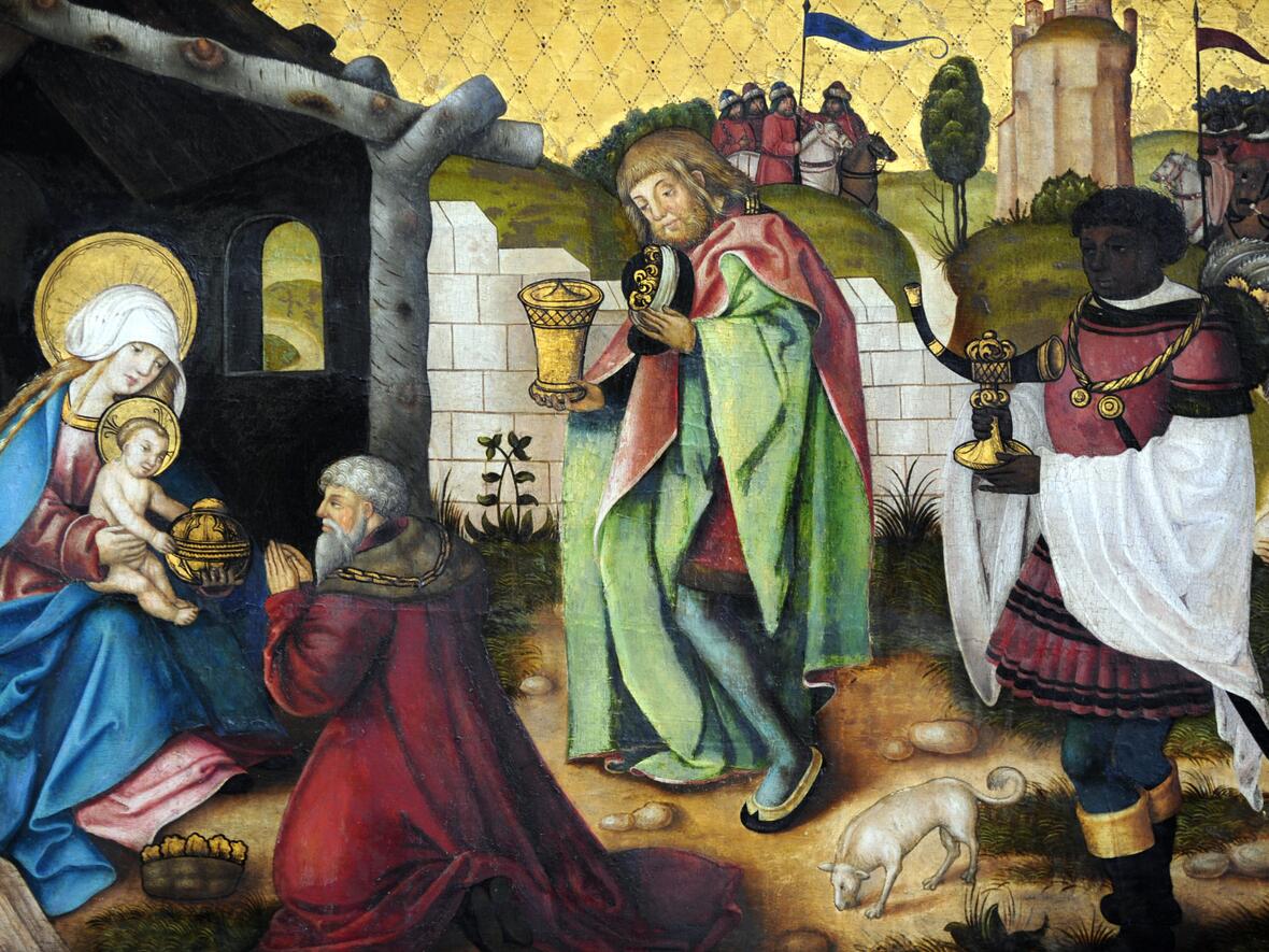 In dieser Darstellung aus dem Hohen Dom zu Augsburg bringen die heiligen drei Könige dem Messias ihre Gaben (Foto: Daniel Jäckel / pba)