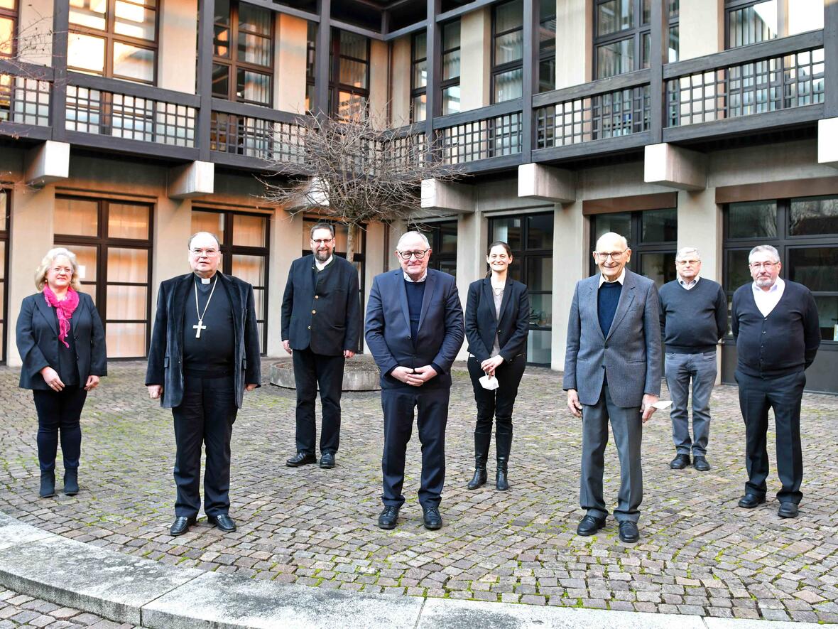 Bischof Bertram trifft Vertreterinnen und Vertreter der Ackermann-Gemeinde (Foto: Nicolas Schnall pba)