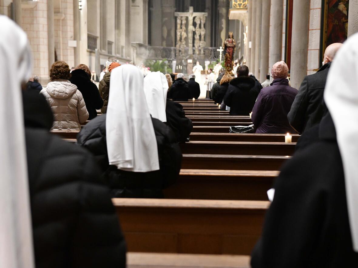 Zum Gottesdienst anlässlich des Tages des gottgeweihten Lebens versammelten sich zahlreiche Ordens-Christen im Dom (Fotos: Ulrich Bobinger / pba).