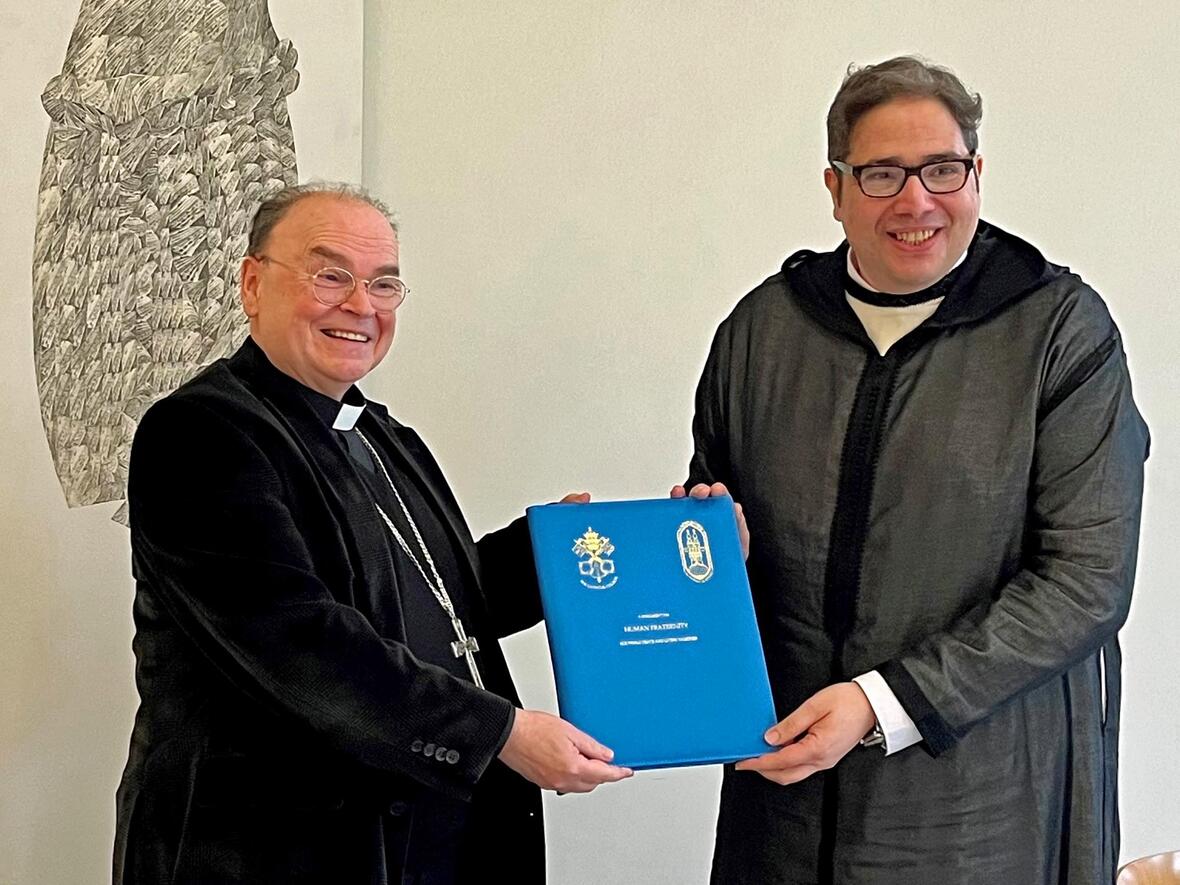 Bischof Bertram und Großimam Abdassamad El Yazidi bei der Begegnung zwischen der Deutschen Bischofskonferenz und dem Koordinationsrat der Muslime. (Foto: DBK)