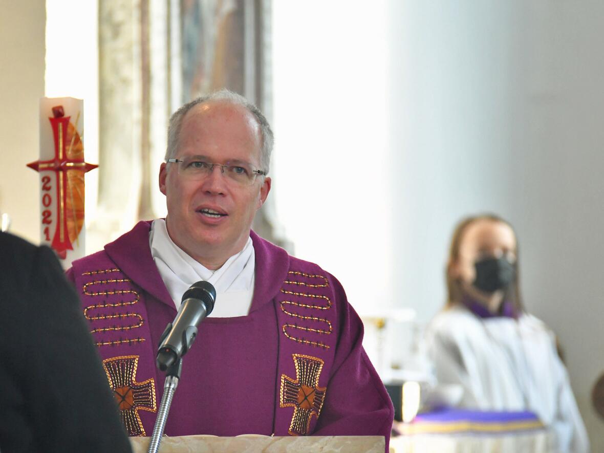 Der leitende Pfarrer der Pfarreiengemeinschaft Elchingen Sebastian Nößner.