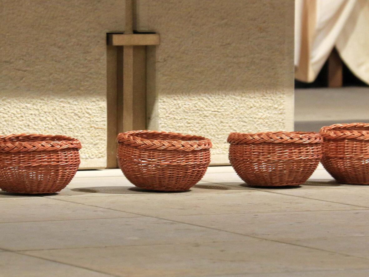 Sonderkollekte am Gründonnerstag (Motivbild: Thomas Lazar, in: Pfarrbriefservice.de)