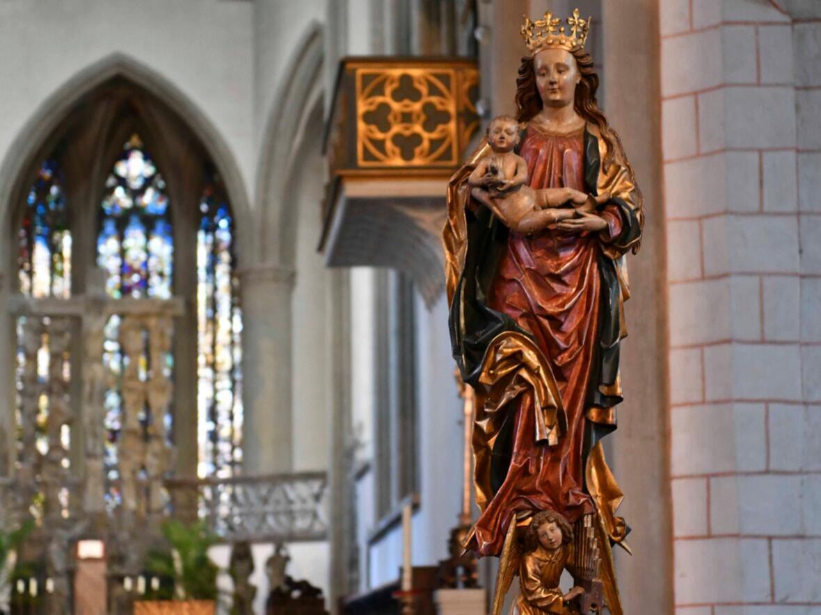 Marienweihe mit Gebet um Frieden in der Ukraine. (Foto: Daniel Jäckel / pba)