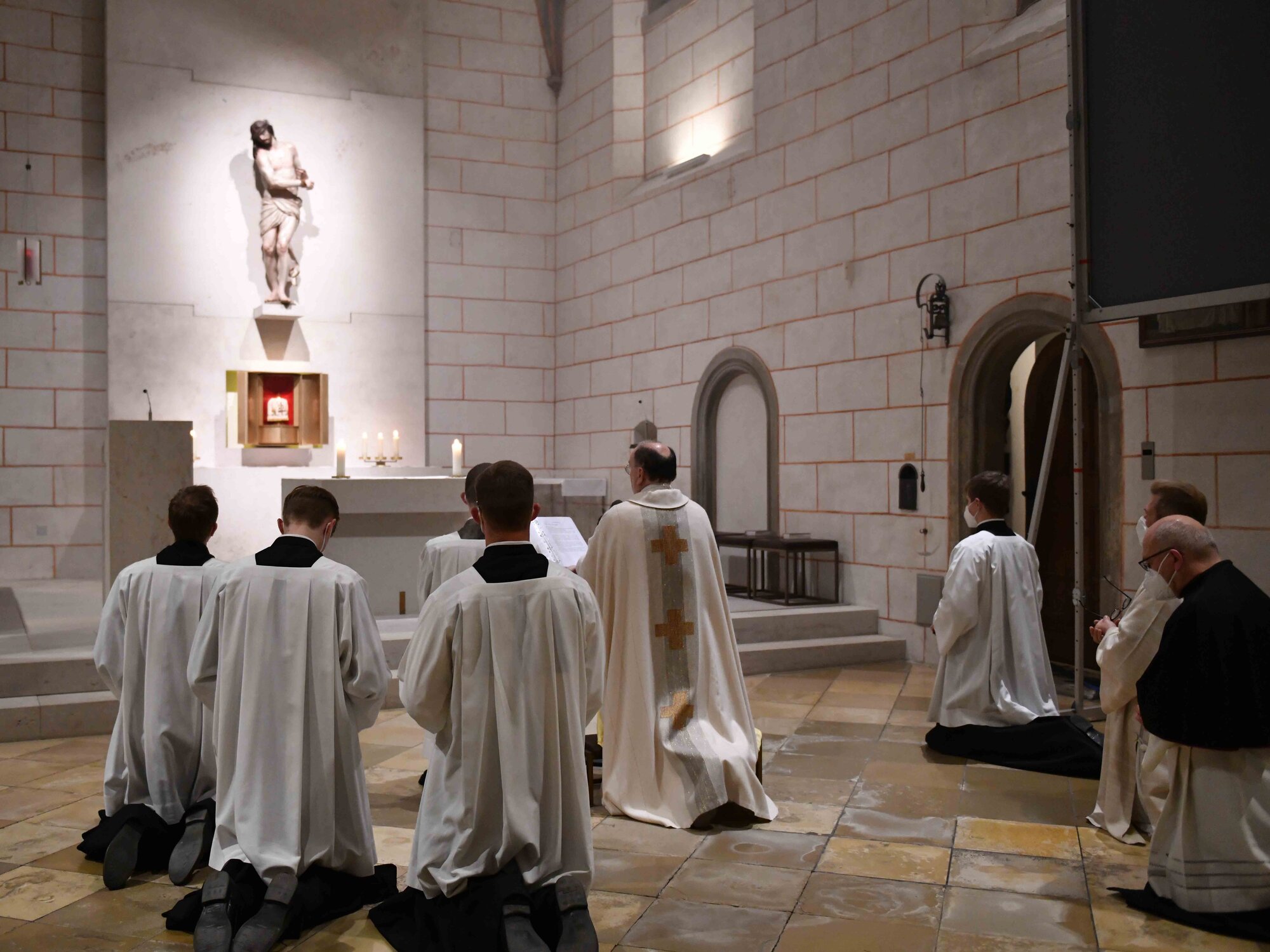 Gebet vor Allerheiligstem (Maria Steber_pba) 7