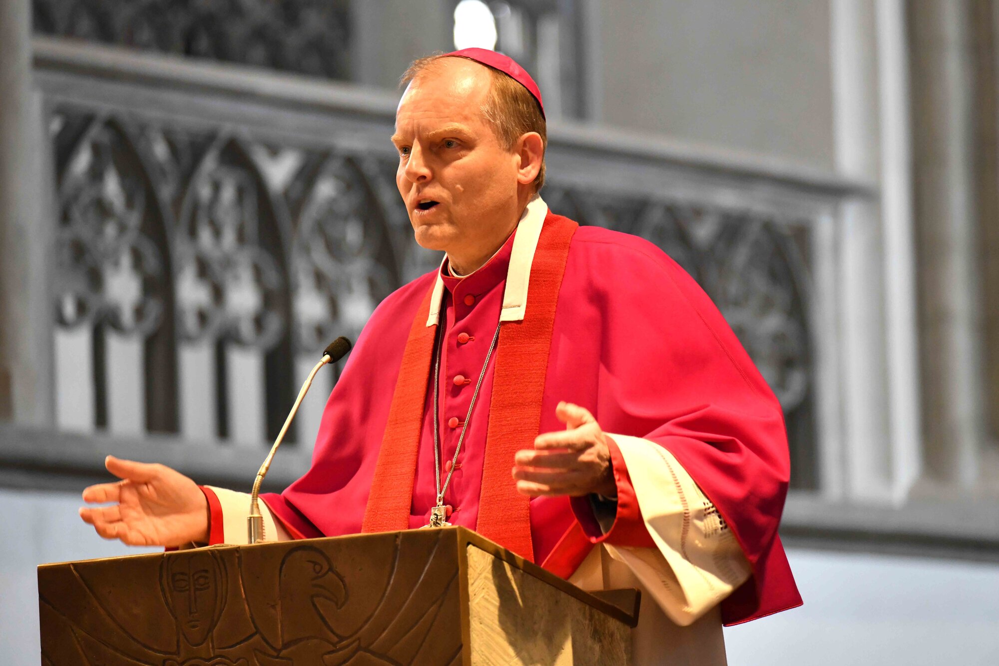 Karfreitagsliturgie im Hohen Dom 2022 (Foto Nicolas Schnall pba) 7