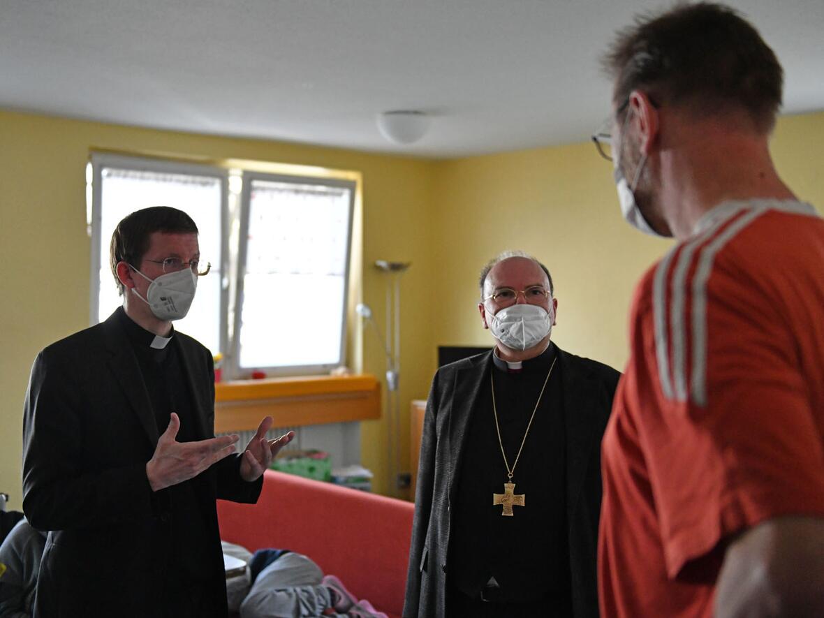 Die 12 ukrainischen Pflegerinnen werden von zahlreichen ehren- wie hauptamtlichen Helferinnen und Helfern des Dominikus-Ringeisen-Werks unterstützt.