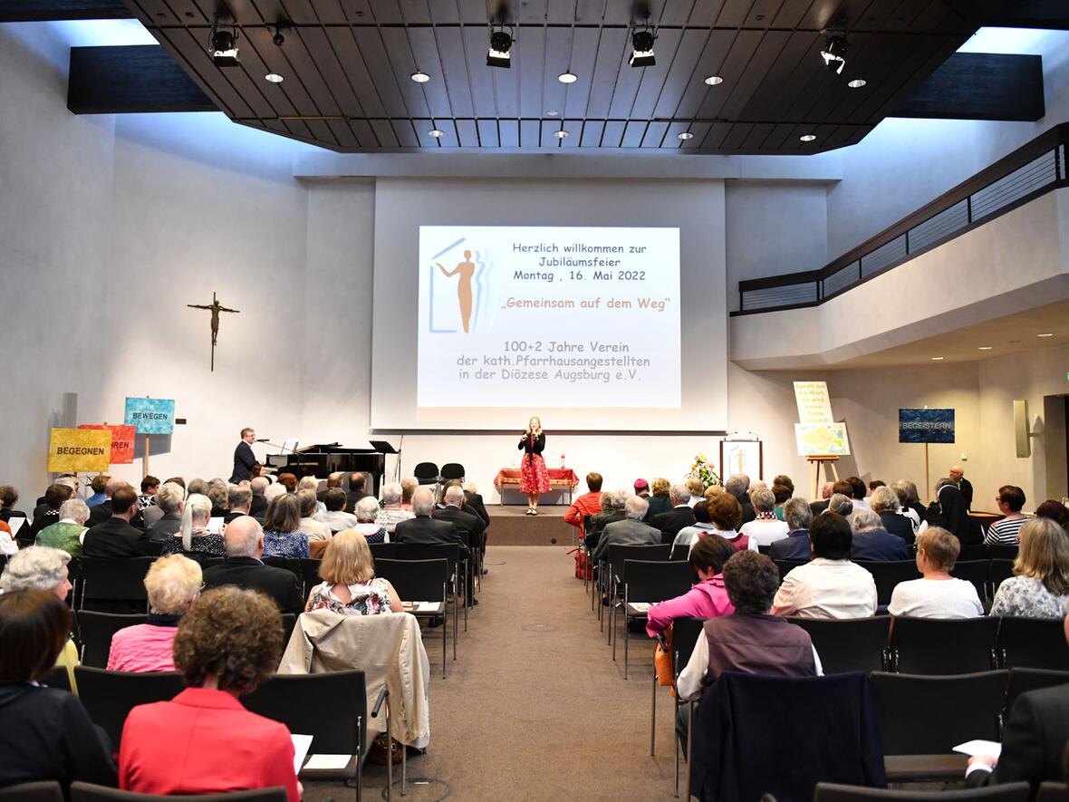 Die Vereinsmitglieder kamen zum Festakt im Haus Sankt Ulrich zusammen (Fotos: Julian Schmidt / pba)