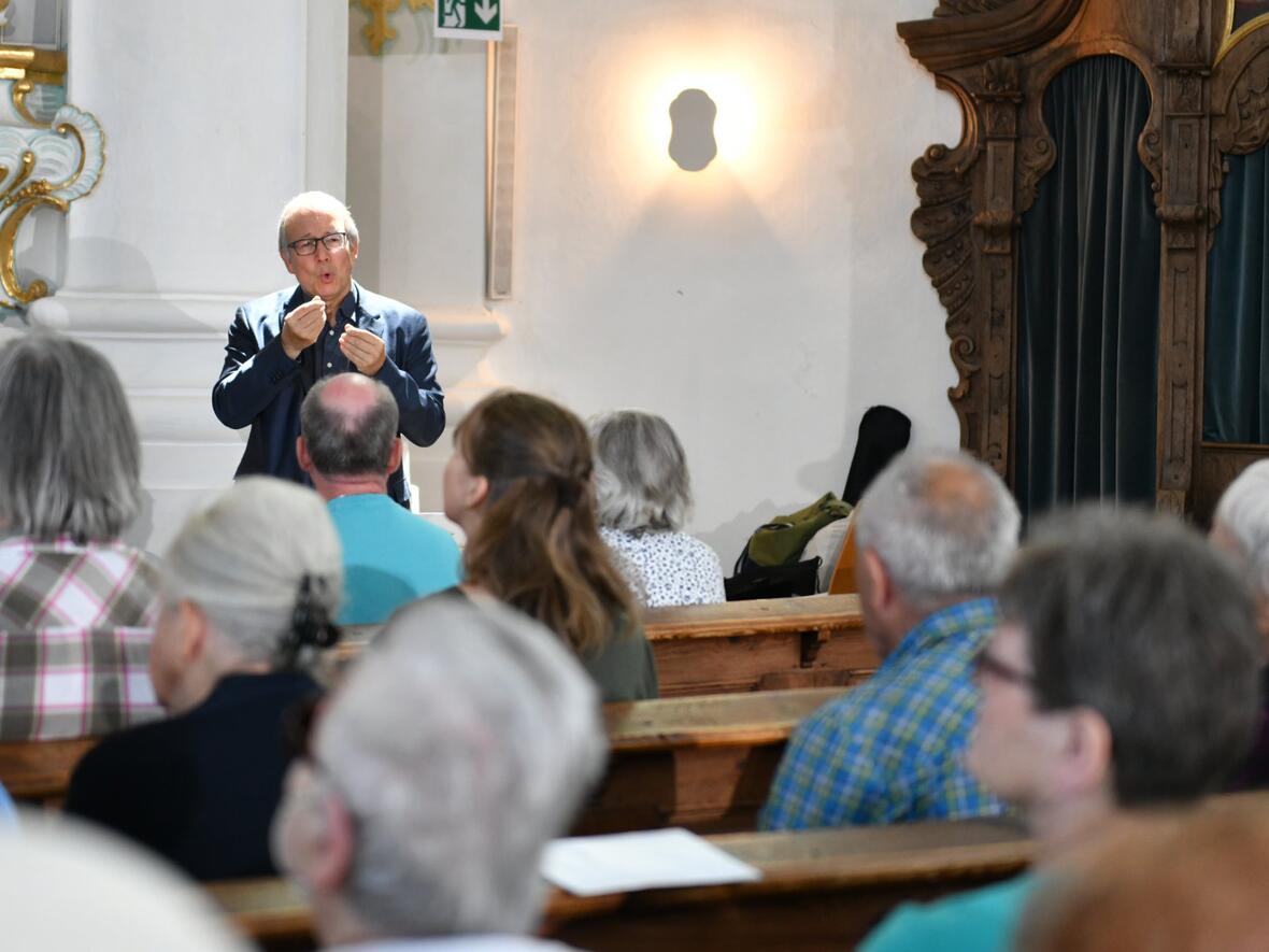 Der Gottesdienst wurde simultan in Gebärdensprache übersetzt.