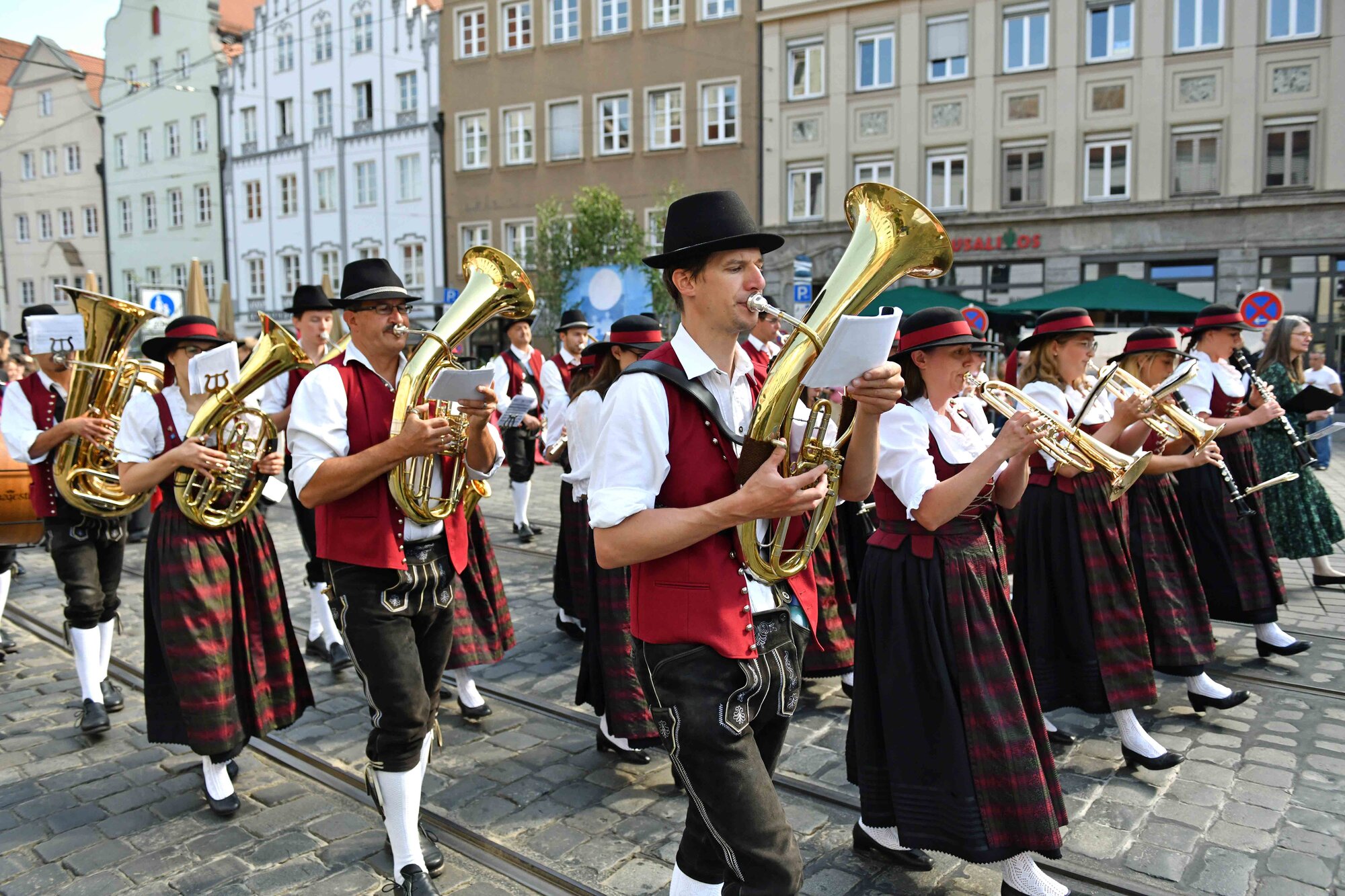 12_Fronleichnam in Augsburg (Foto Nicolas Schnall pba)