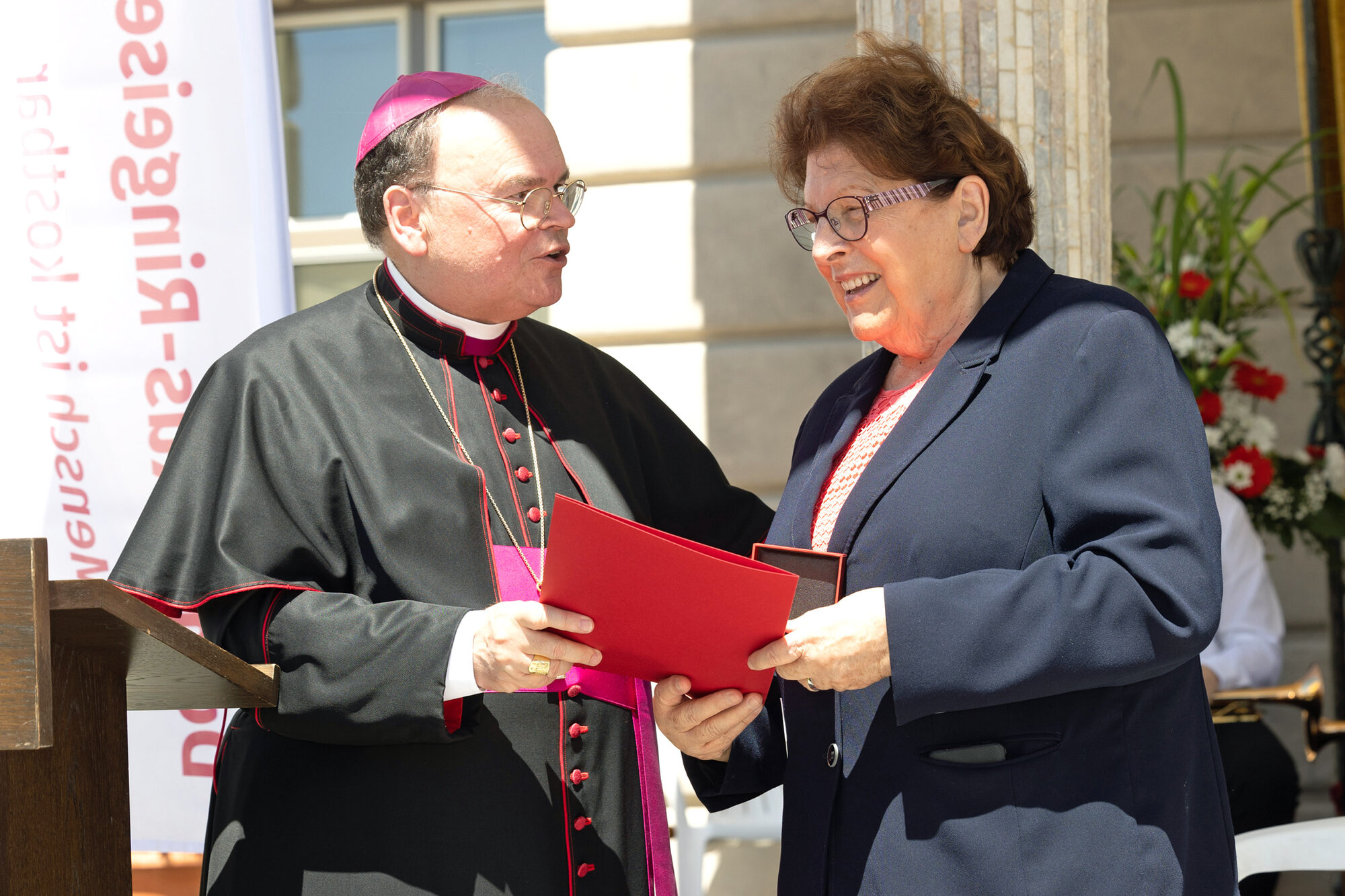 Verleihung des Ulrichskreuz in Gold an die ehemalige Landtagspräsidentin Barbara Stamm.