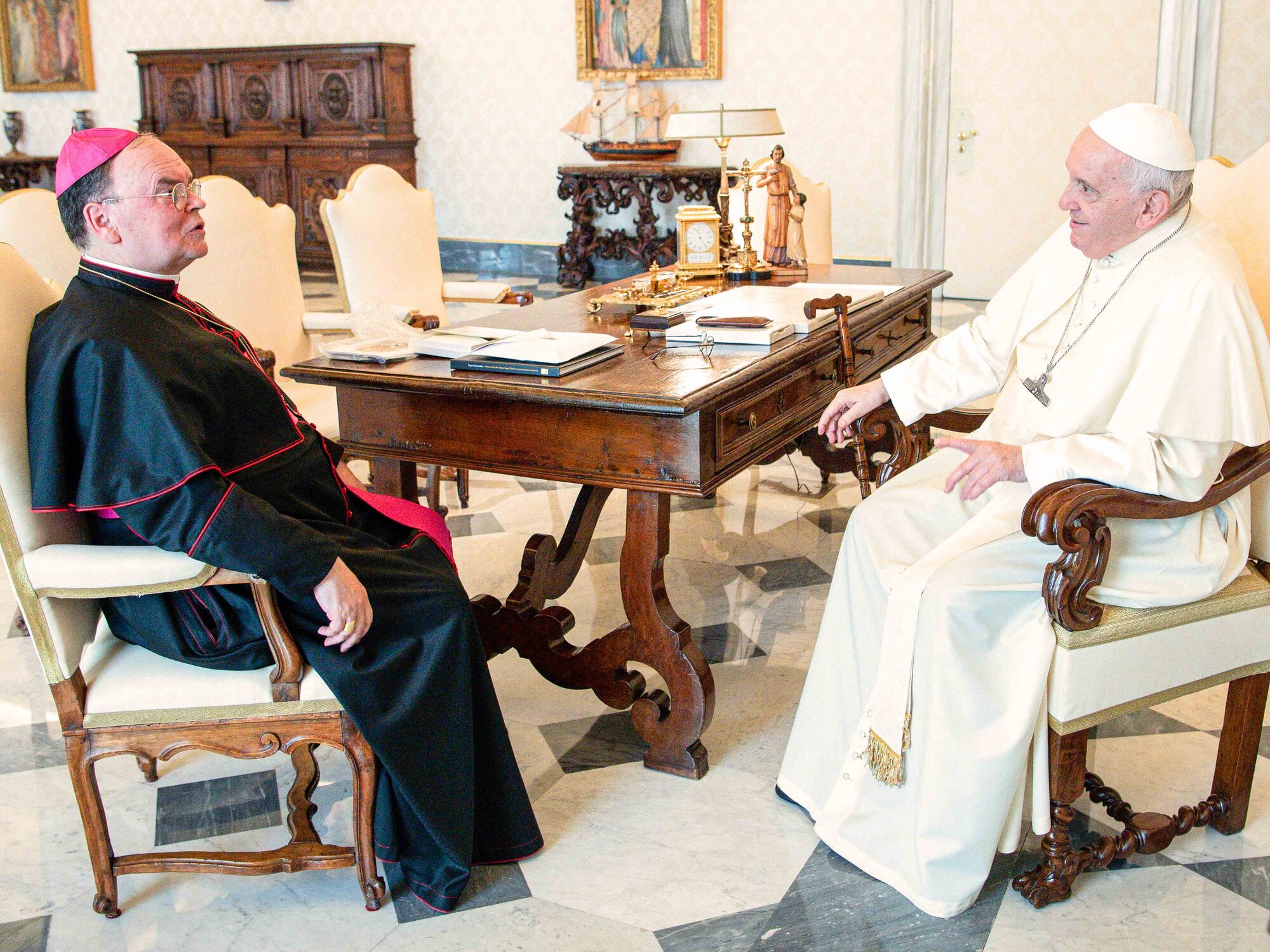 Bischof_Papst_Gespräch_HP