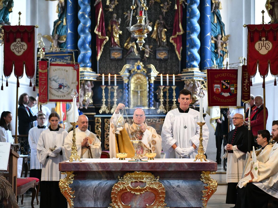 Der Gottesdienst fand in der Wallfahrtskirche St. Michael in Violau statt.