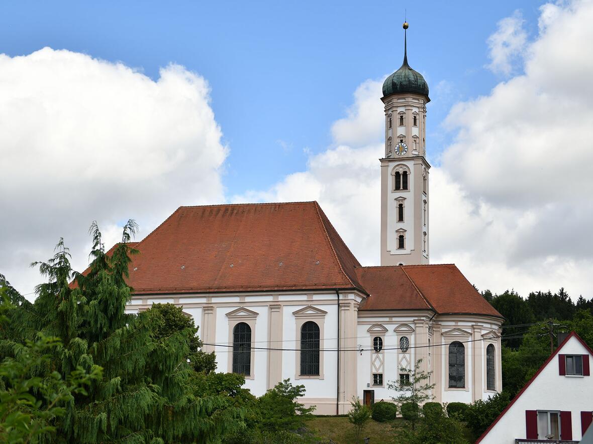 St. Michael von Süden aus gesehen.