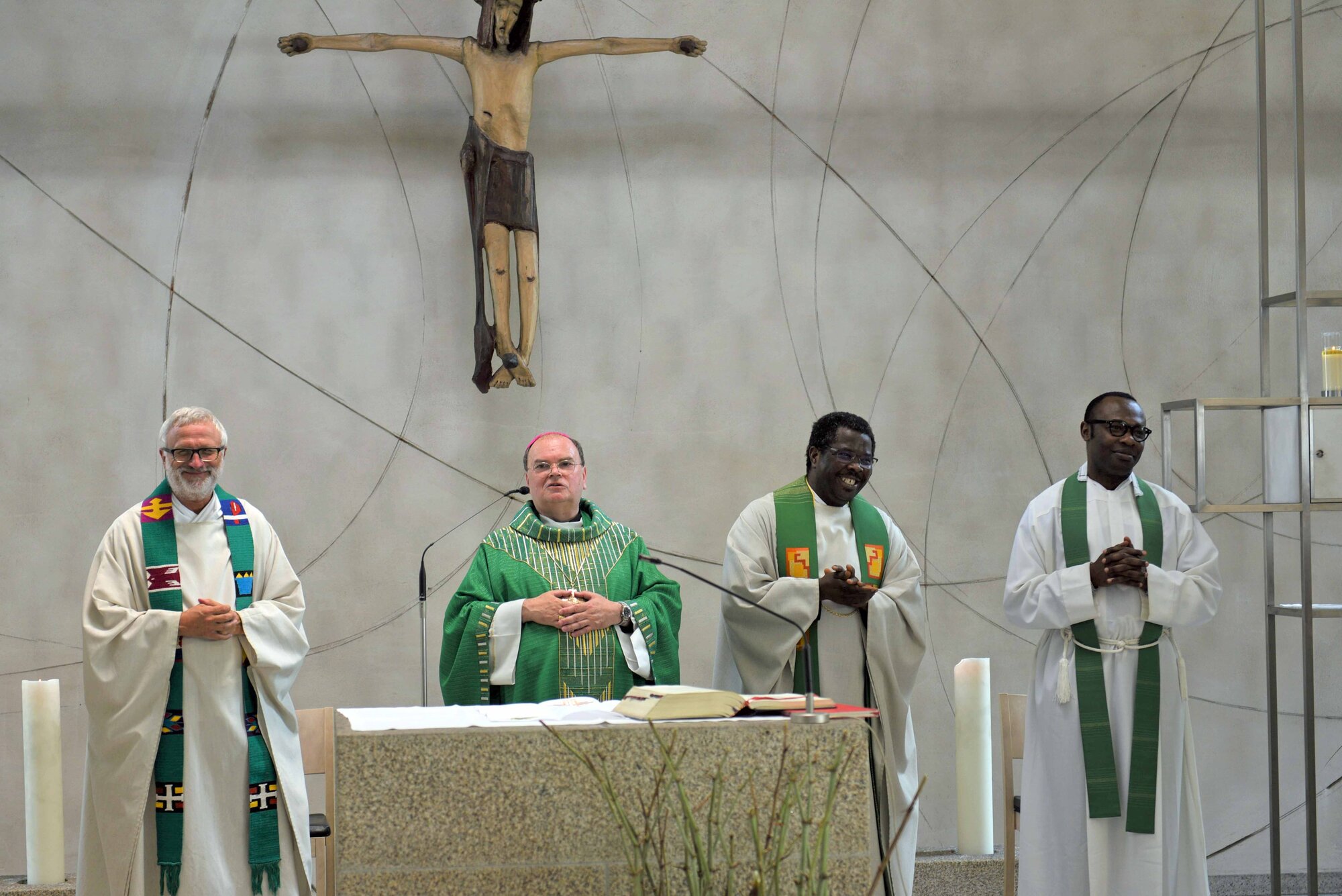 Gottesdienst mit Bischof Bertram zum Pfarrfest bei der Afrikanischen Gemeinde Augsburg (Foto Antonia Mayr pba) 3