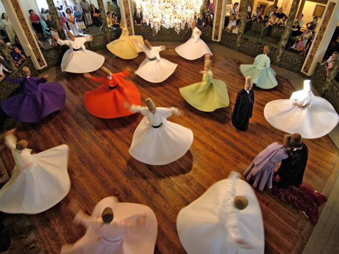 Der Semah-Tanz ist ein bekannter Bestandteil alevitischer Gottesdienste. (Motivfoto: Wikimedia Commons)