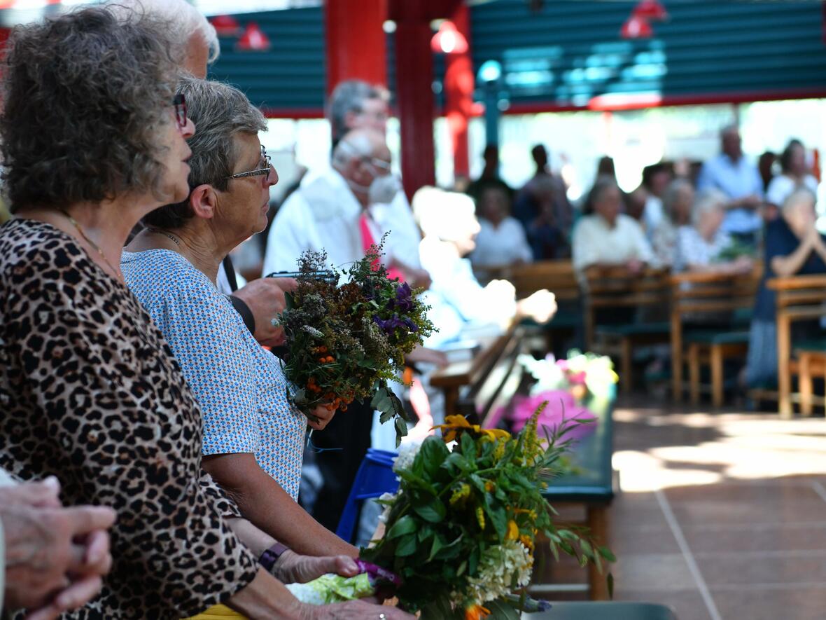 In den Kräuterbuschen sind traditionell mindestens sieben Kräuter eingebunden. 
