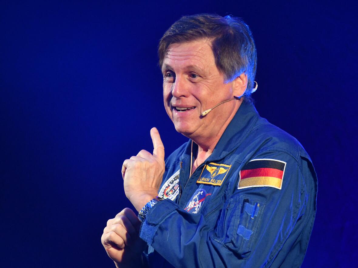 "Reach for the Stars": Der Physikprofessor und ehemalige Astronaut Ulrich Walter gab dafür schon mal die Richtung vor (Foto: Julian Schmidt / pba)