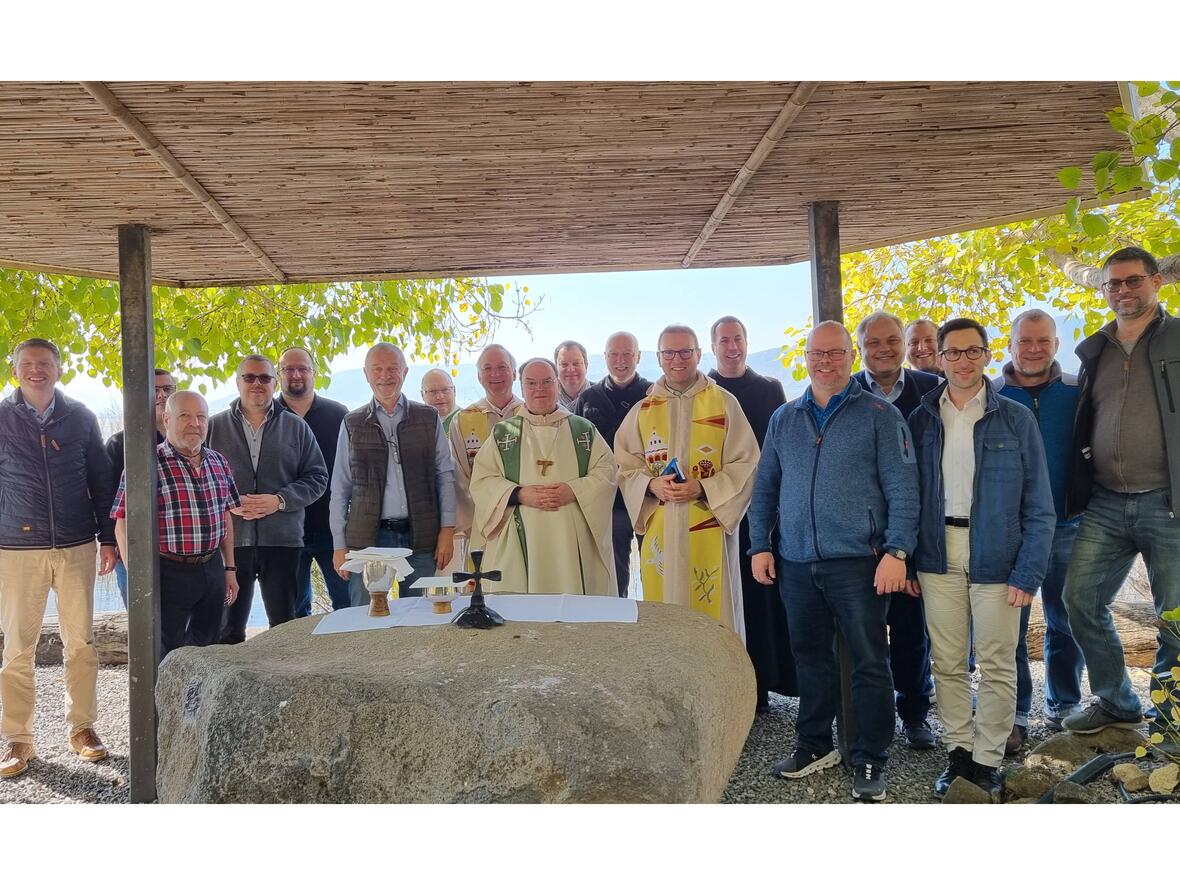 Die Pilgergruppe nach der Messe am See Genezareth (Foto: Gerhard Rummel)