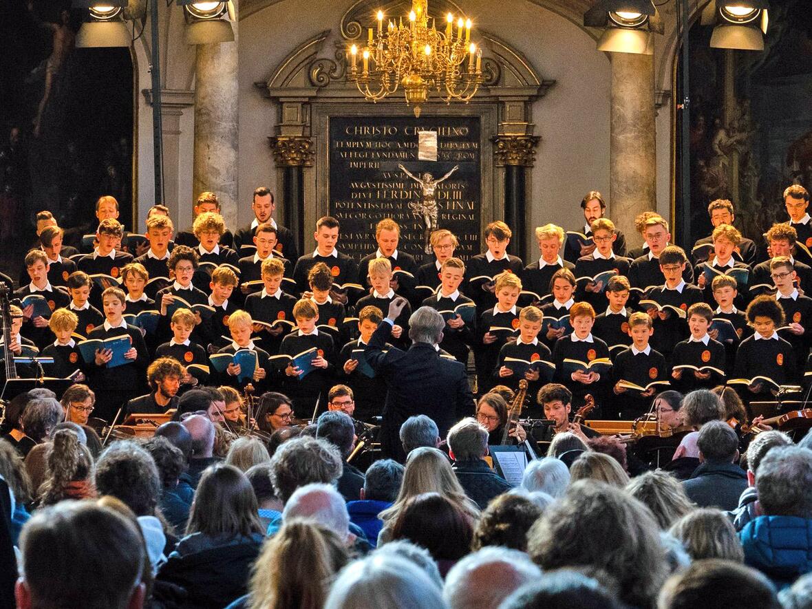 Mit der Johannes Passion von Bach führen die Domsingknaben in Ev. Heilig Kreuz einen Klassiker der Fastenzeit auf. (Foto: DSK / Bernhard Gastager)