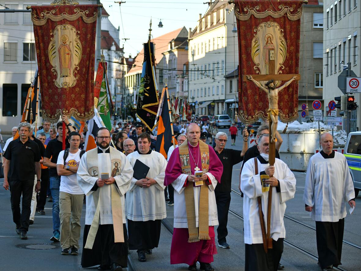 Männerwallfahrt zur Basilika St. Ulrich und Afra (Foto: Nicolas Schnall / pba) 