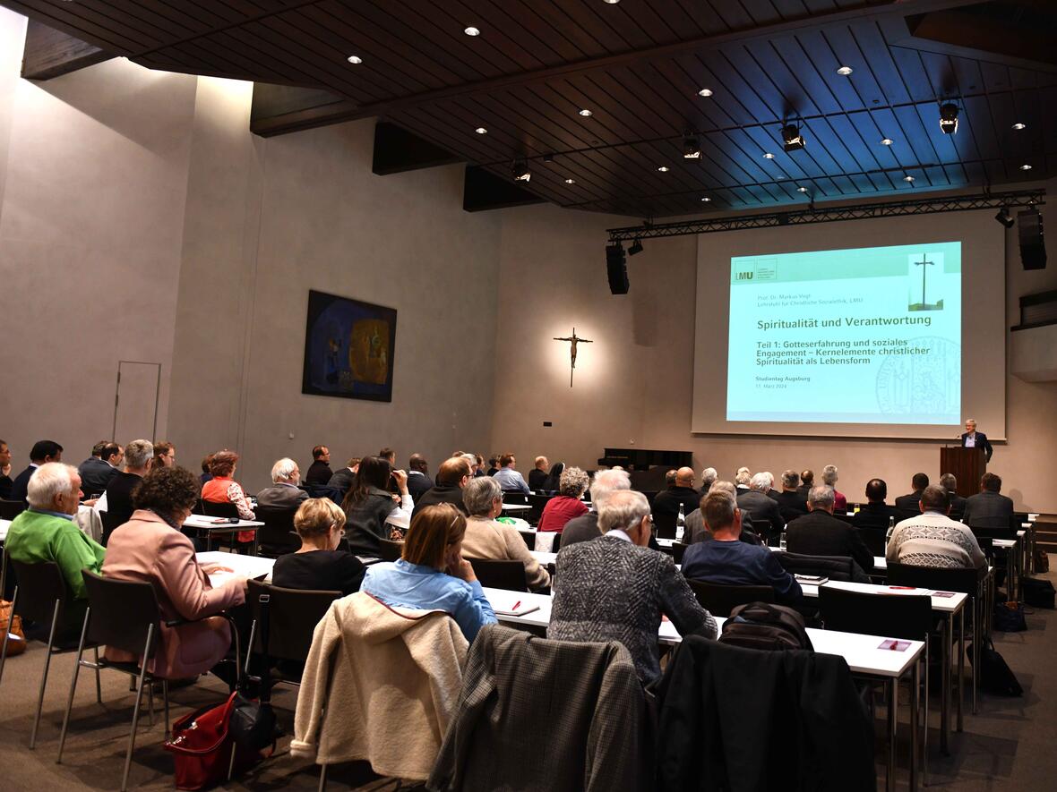Der Vortrag von Prof. Dr. Markus Vogt gab strukturiert Einblicke in die Verbindung von Spiritualität und Verantwortung. 