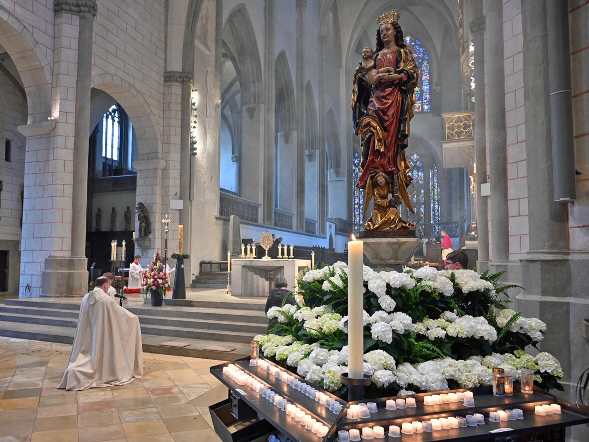 Maria, die Vermittlerin und Hinweisgeberin