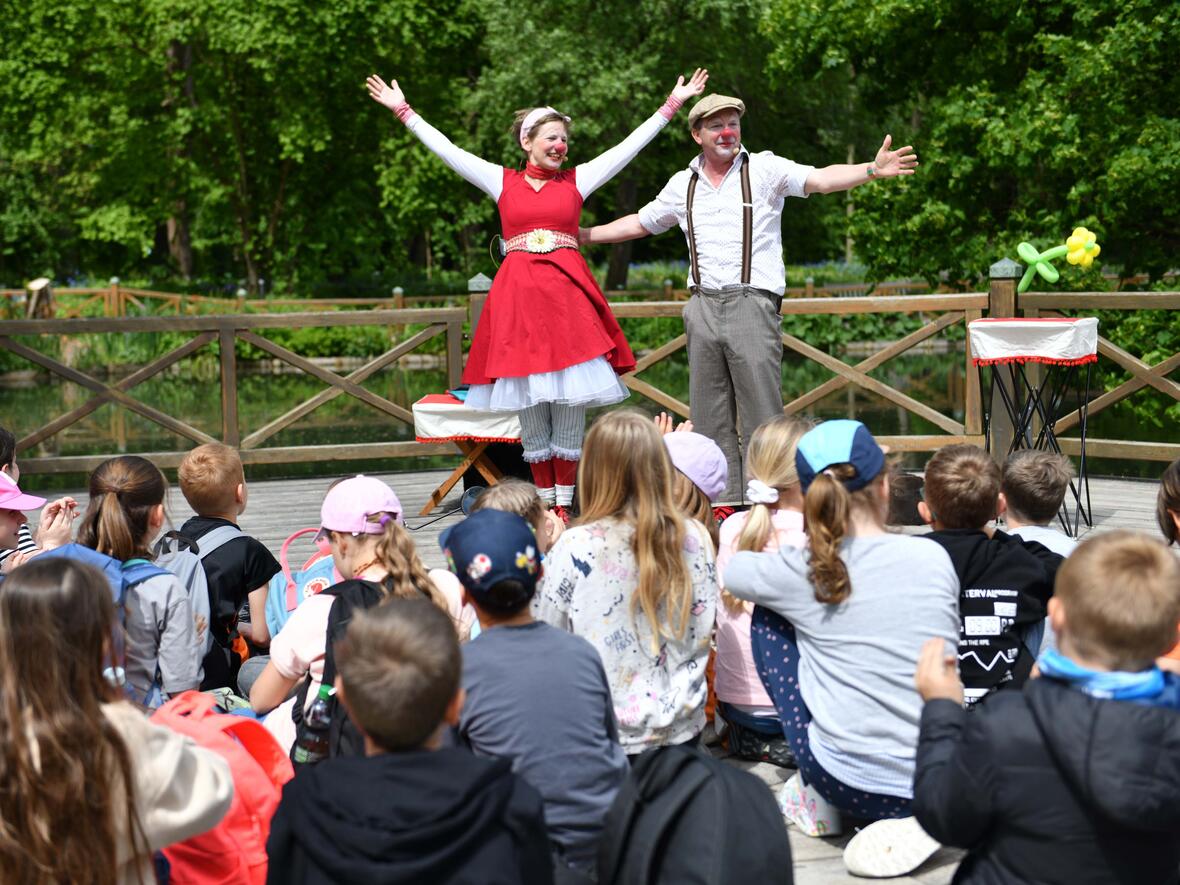 Mehr als 1250 Kinder aus allen Ecken des Bistums erlebten an diesem Samstag im Botanischen Garten in Augsburg was es heißt, ein wahrer Held zu sein. Ein abwechslungsreiches Rahmenprogramm und 50 Mitmachstationen wurden geboten. (Fotos: Maria Rösch / pba) 