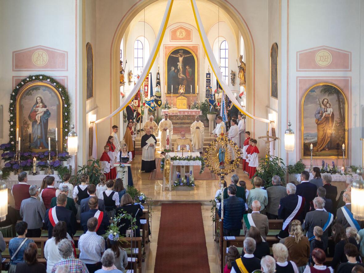 Die Gottesdienstfeier fand in der Pfarrkirche St. Michael in Westendorf statt.