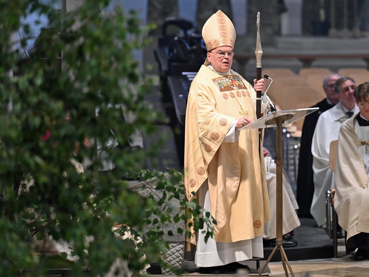 „Keine geballten Fäuste, sondern gefaltete Hände“