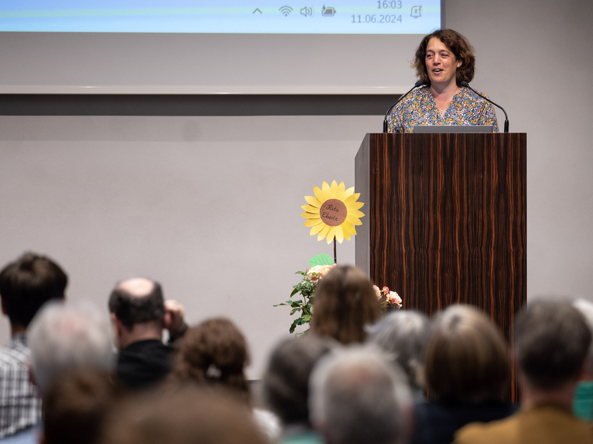 Die Direktorin des Katholischen Bibelwerks Dr. Katrin Brockmöller beim Bibliolog.