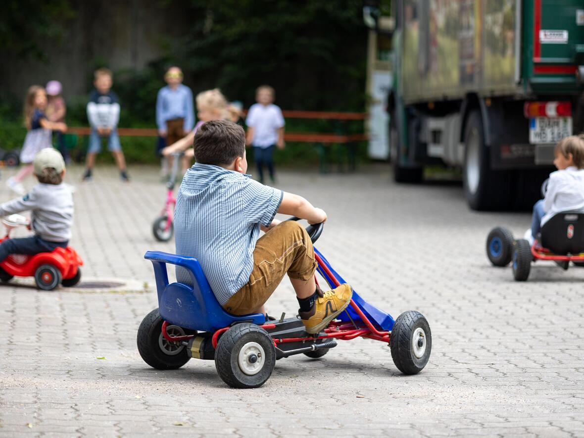 Beim anschließenden Pfarrfest war auch für die Kleinsten einiges geboten.
