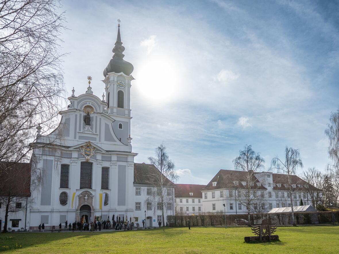 Das Dießener Marienmünster entstand in seiner heutigen Form im 18. Jahrhundert.