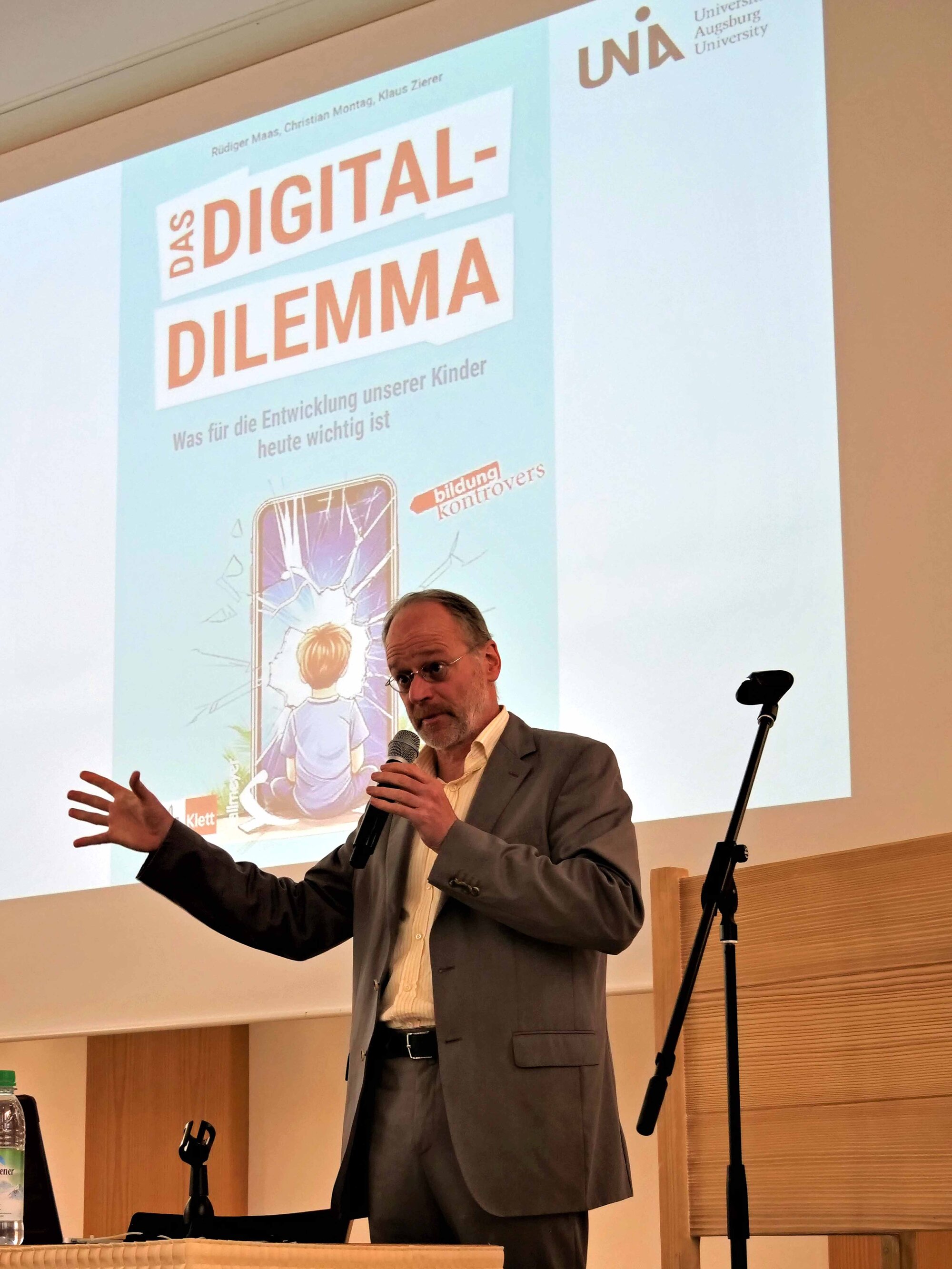 Vortrag von Prof. Dr. Klaus Zierer (Foto Abteilung Schule und Religionsunterricht)