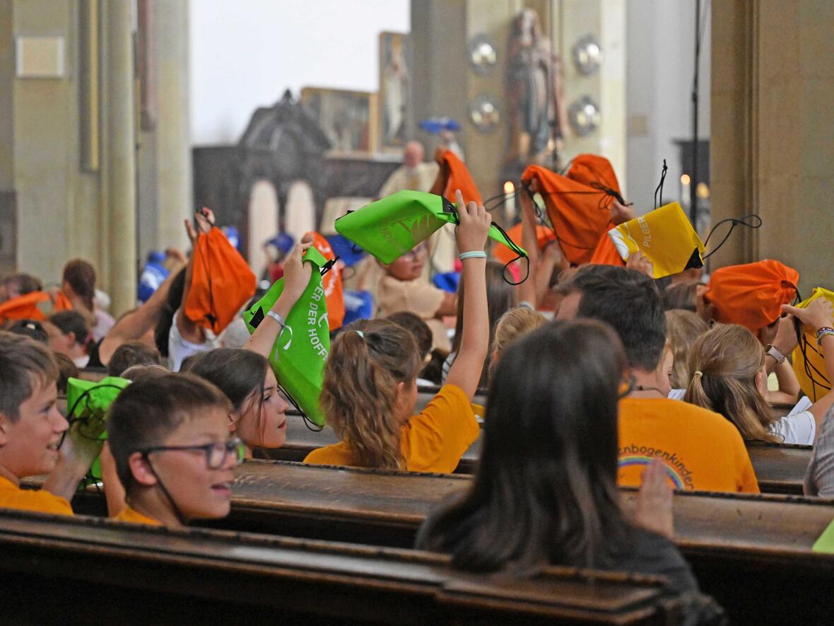 Kinderchöre als Hoffnungsbringer. (Fotos: Leander Stork / pba)