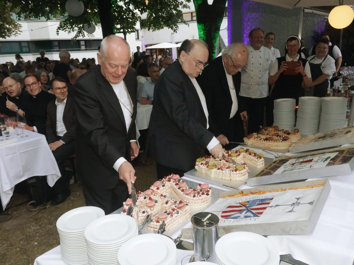 Im Anschluss an den Gottesdienst fand für die Jubilare ein Empfang beim Haus Sankt Ulrich statt (Foto: Annette Zoepf / pba)