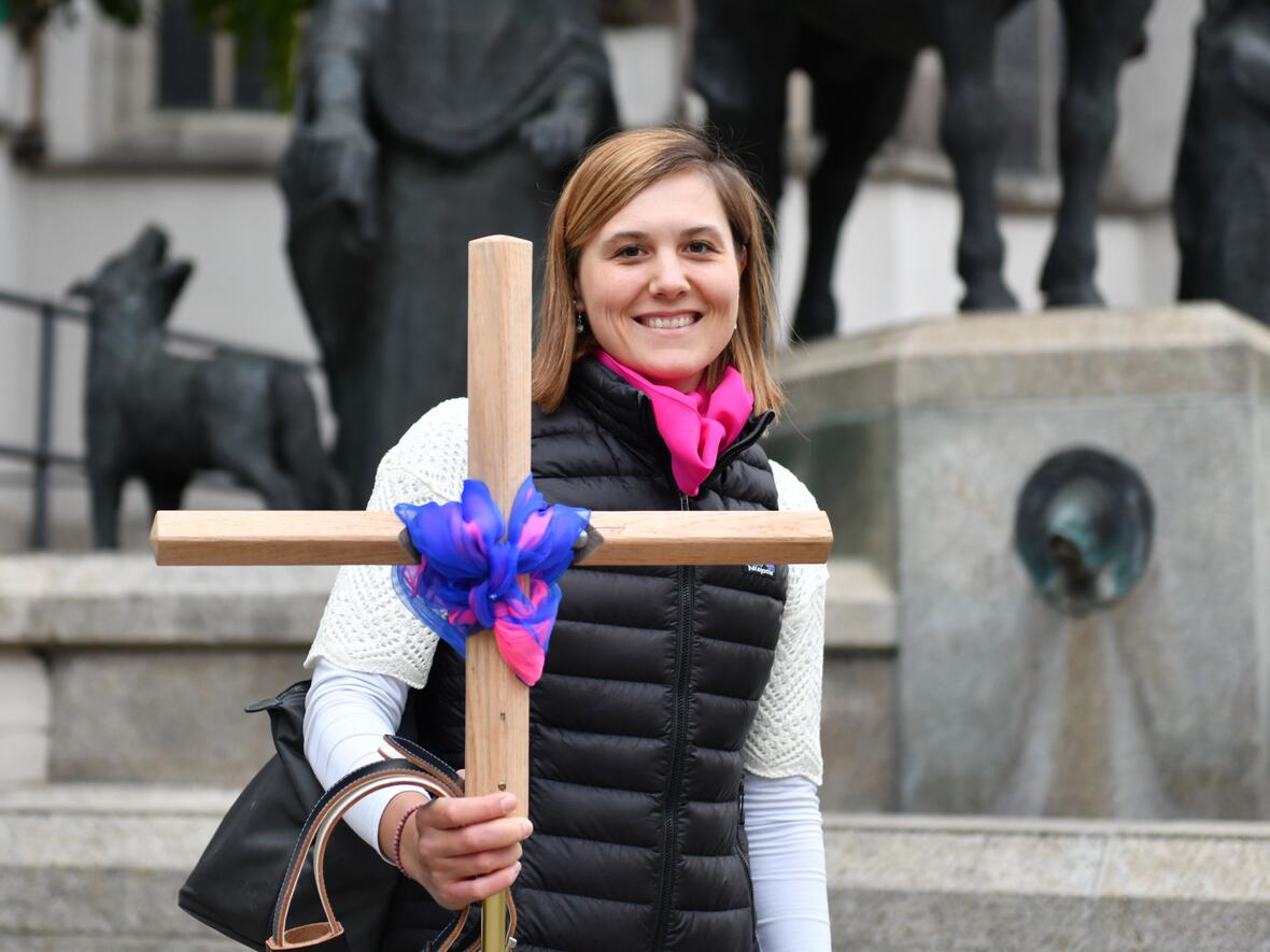 Trotz wenig Schlaf und Kälte, war die Stimmung bei den Frauen freudig. (Foto: Maria Rösch / pba)