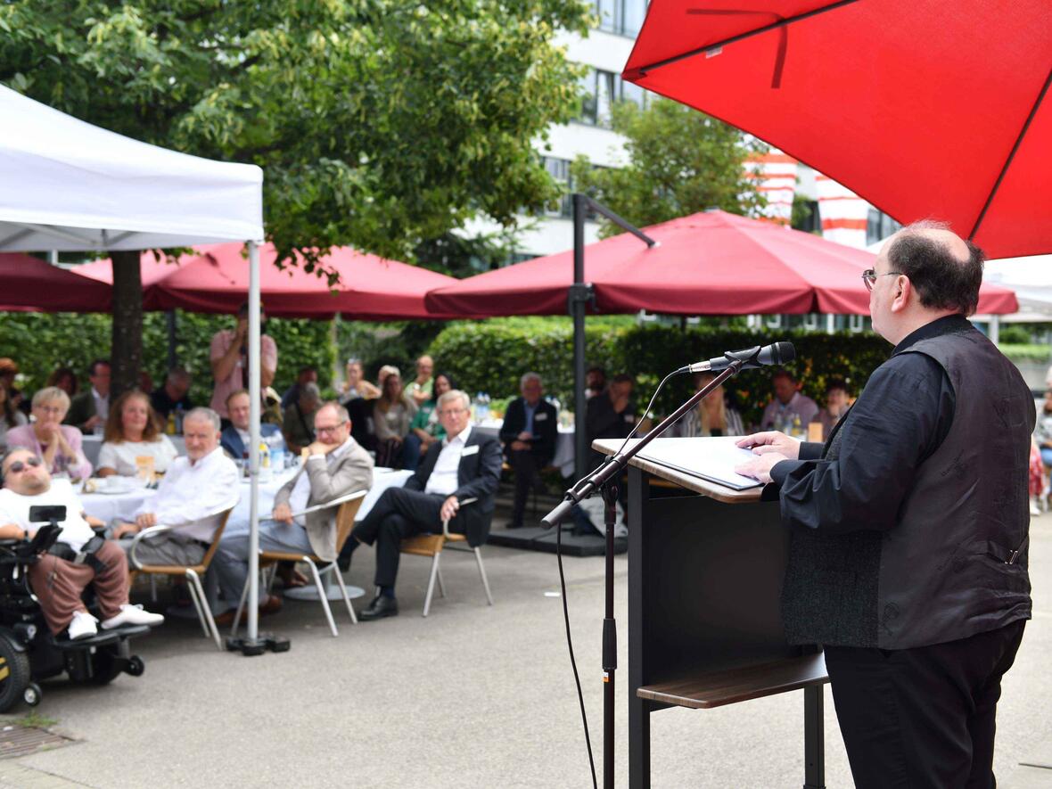 Bei der diesjährigen Ulrichstafel wurden in diesem Jahr Kooperationspartner/-innen der Caritas geehrte. (Fotos: Maria Rösch / pba)