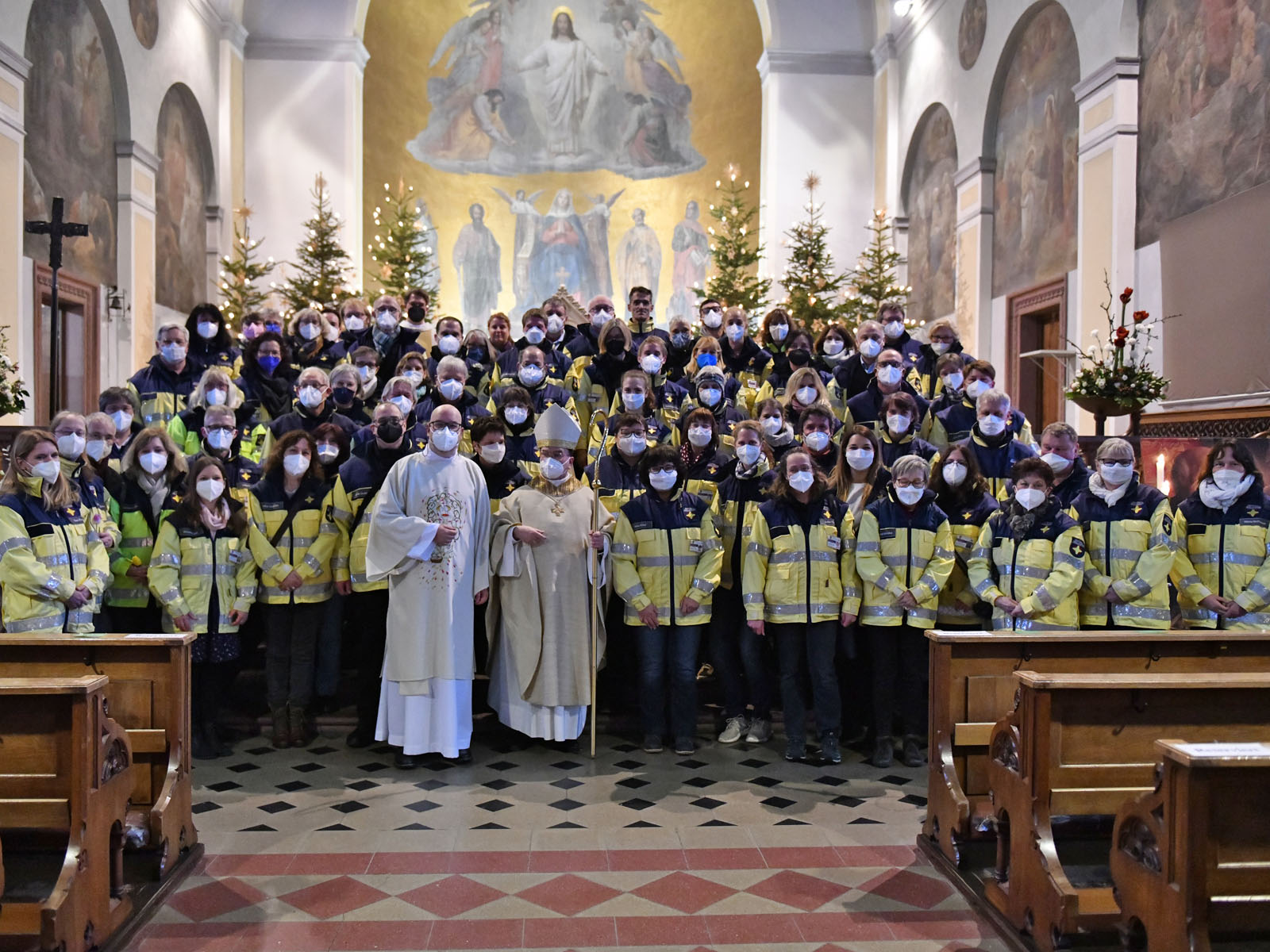 Zum Gottesdienst kamen zahlreiche Notfallseelsorgerinnen und -seelsorger in Friedberg zusammen.